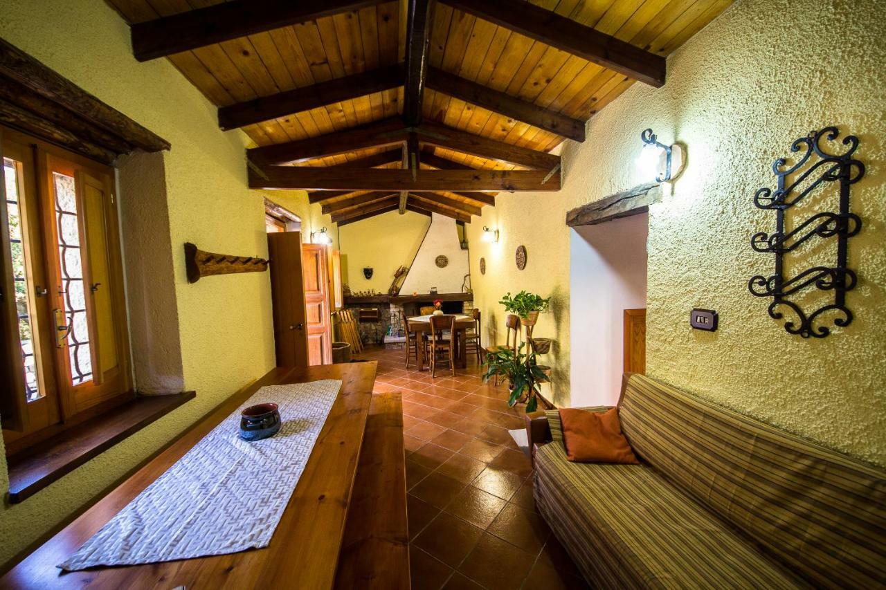 B&B I Menhir Sorgono Экстерьер фото